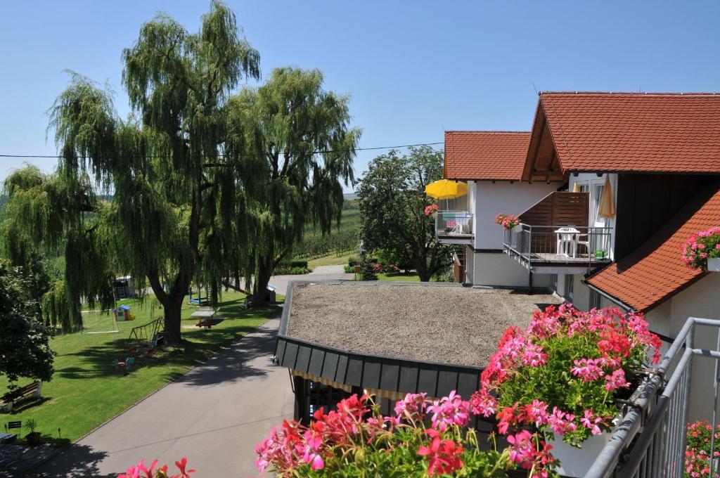 Landhotel Schellenberg Uberlingen Bagian luar foto